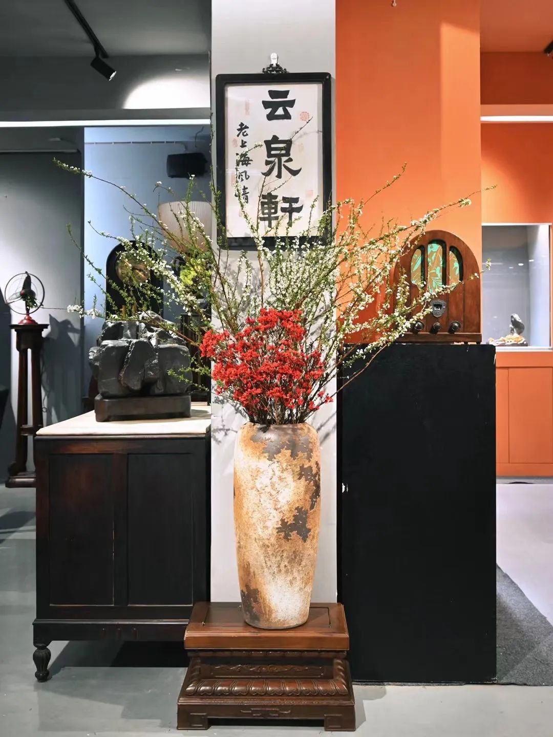 迎新春·致繁花｜海派摩登空间回顾展与苔圣园老板姚飞的联络